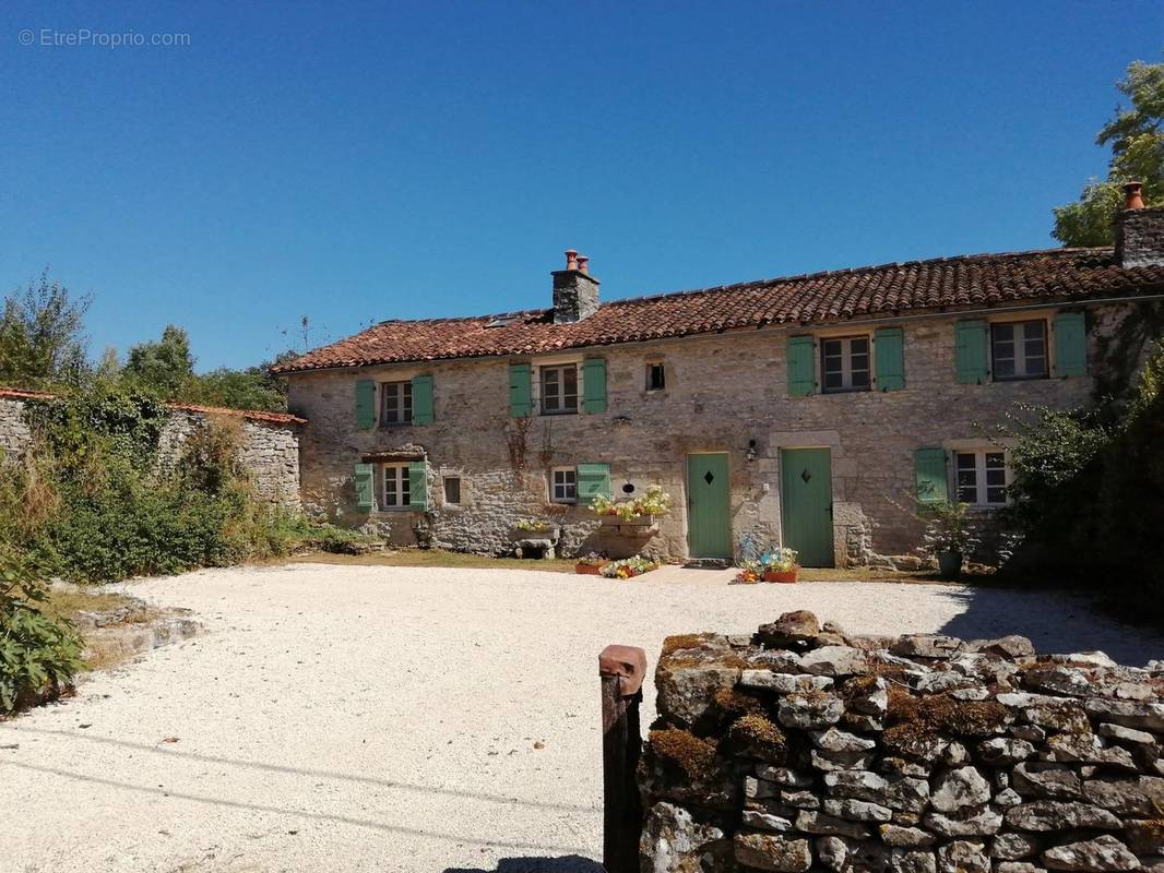 Maison à SAINT-CLAUD