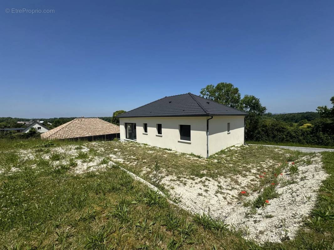 Maison à THUGNY-TRUGNY