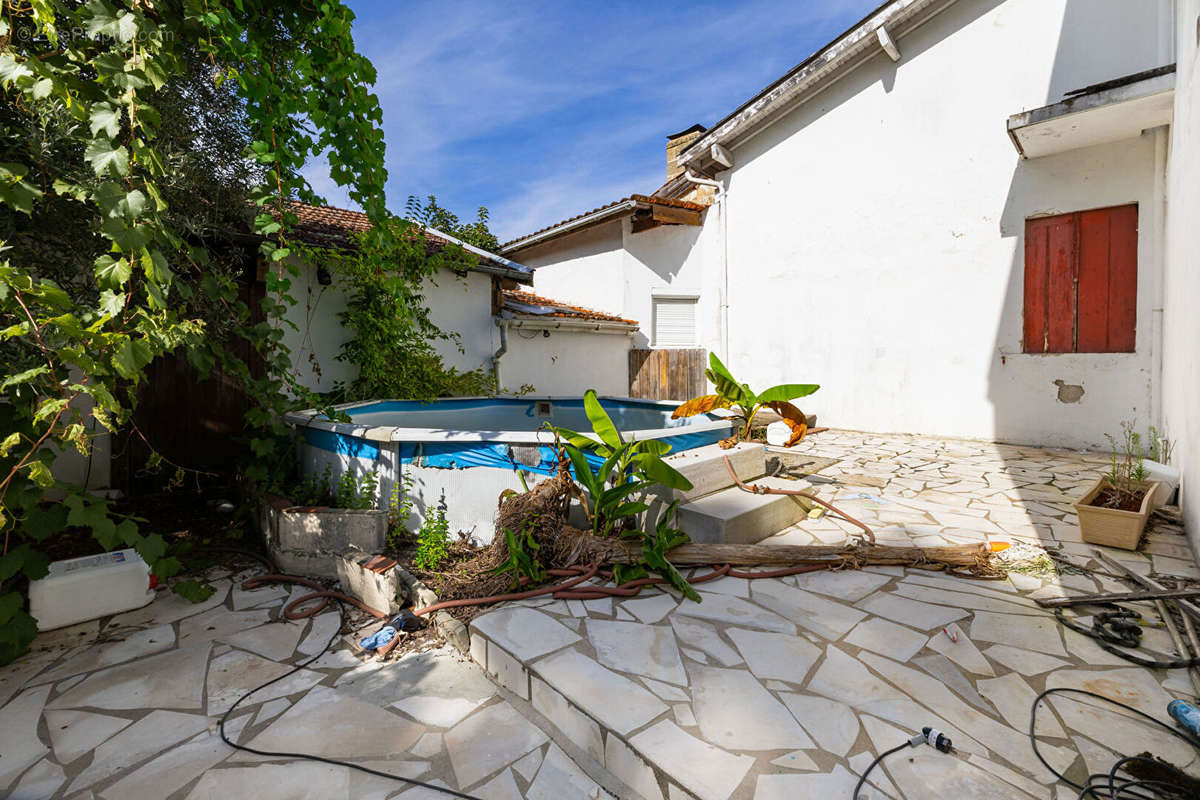 Maison à LEOGNAN