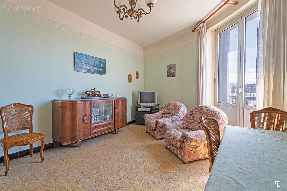 Appartement à MARSEILLE-2E