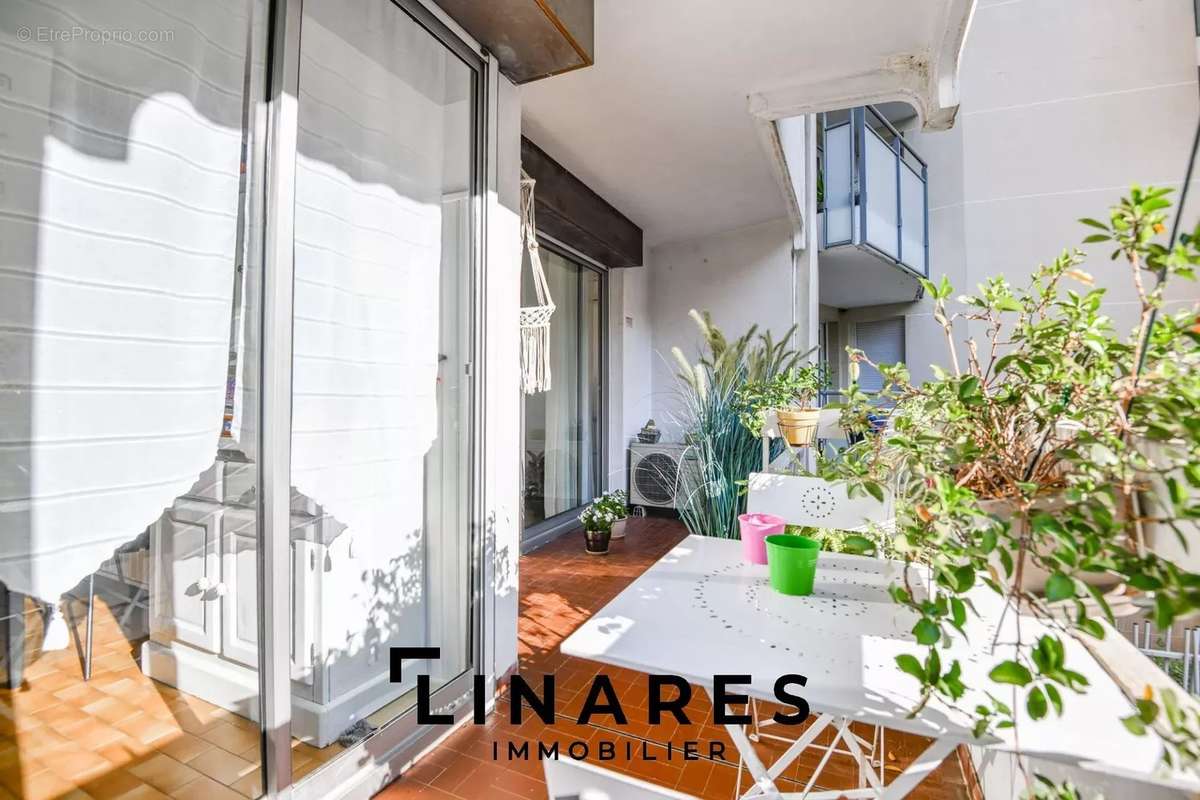 Appartement à MARSEILLE-4E