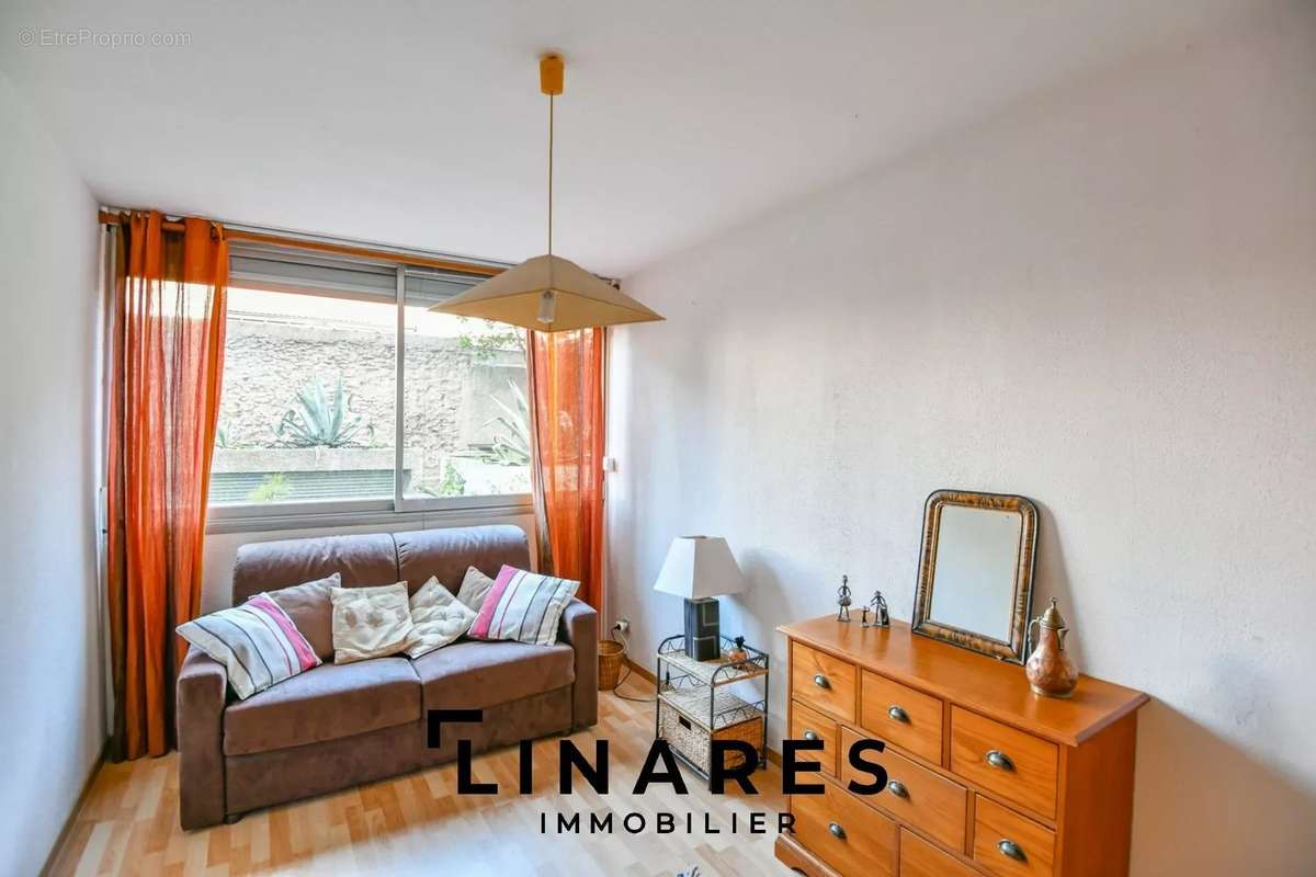 Appartement à MARSEILLE-4E