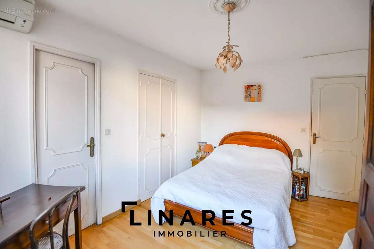 Appartement à MARSEILLE-4E