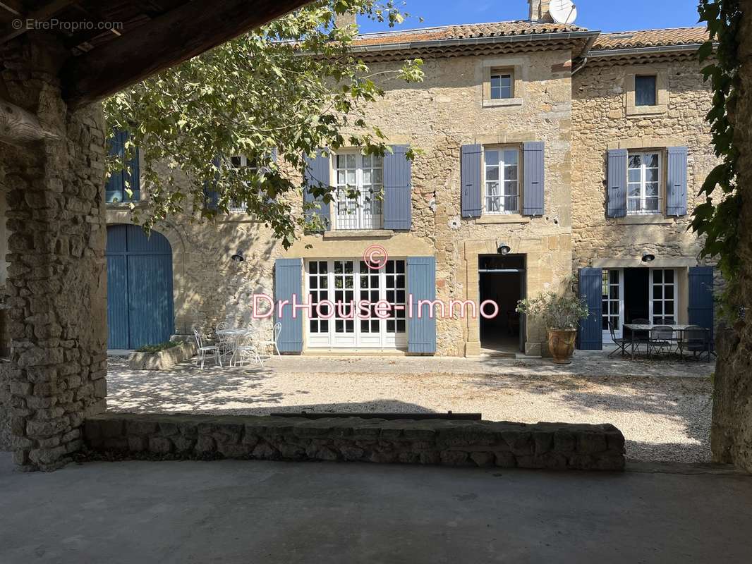 Maison à CAMARET-SUR-AIGUES