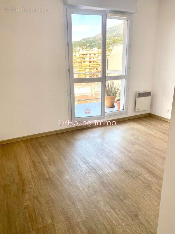 Appartement à ROQUEBRUNE-CAP-MARTIN