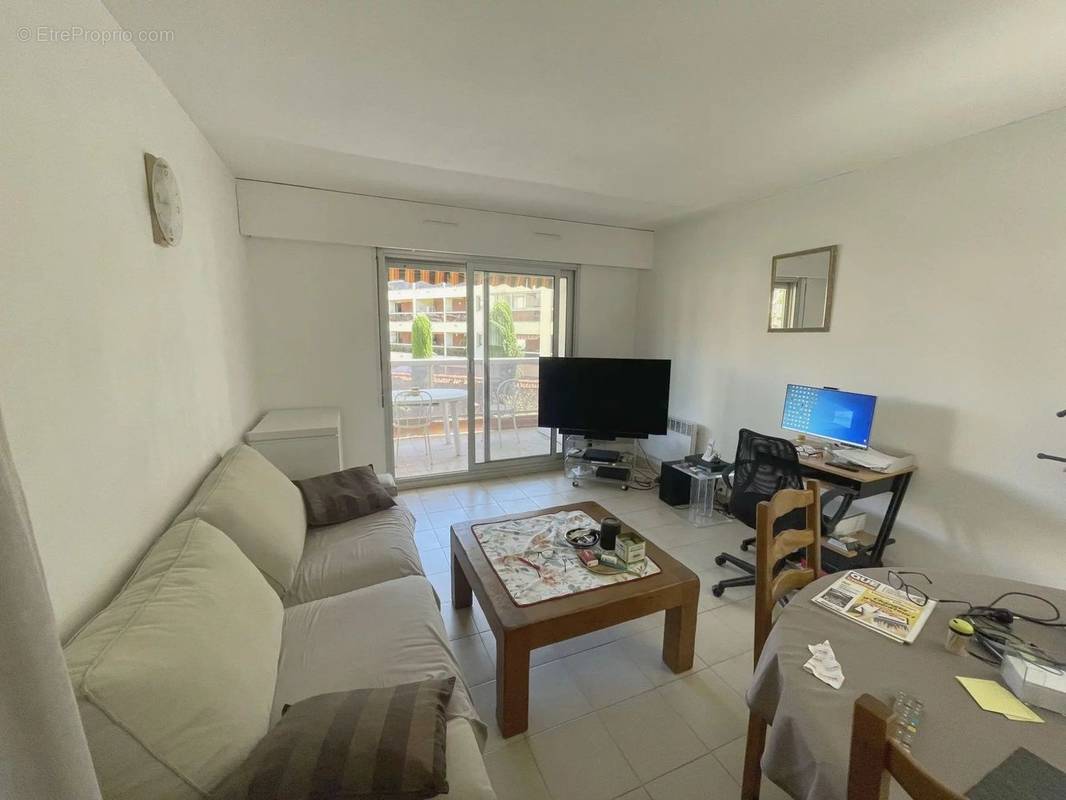 Appartement à VALLAURIS