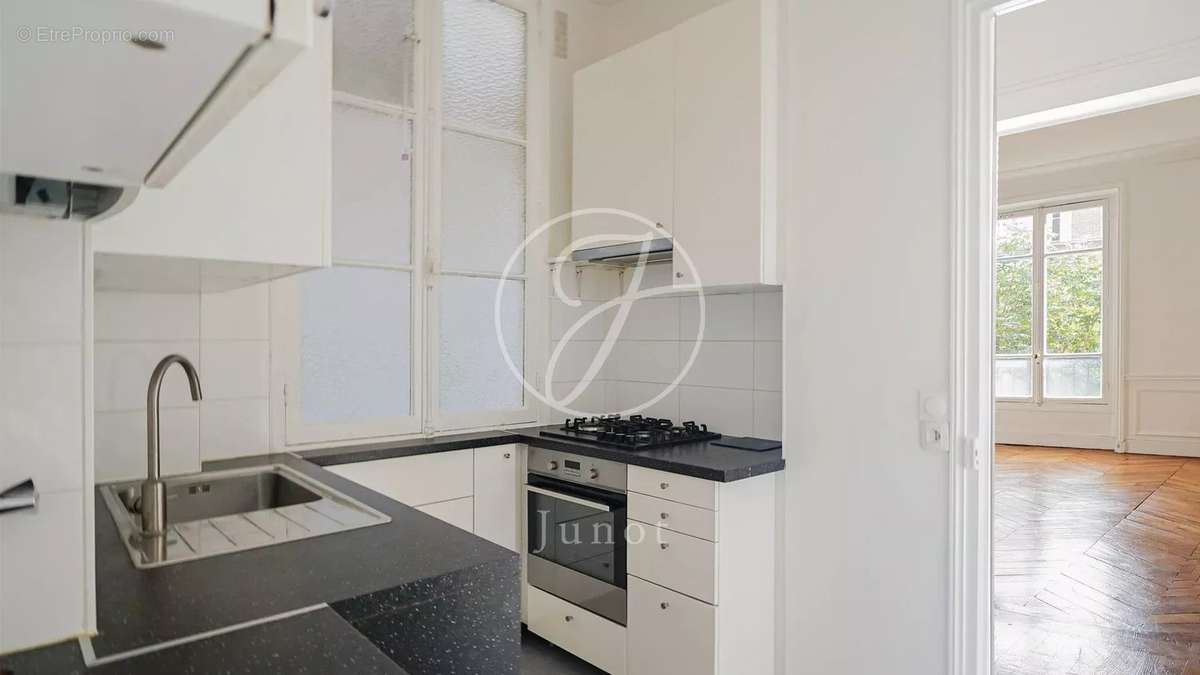 Appartement à PARIS-7E