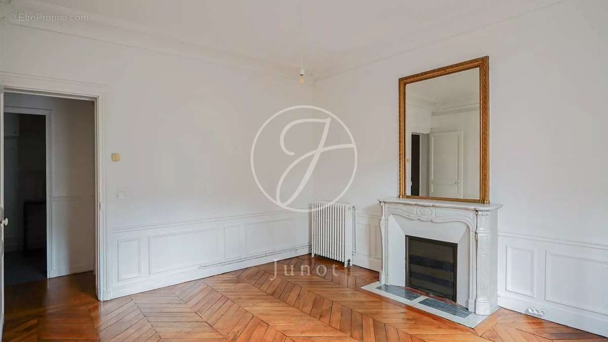 Appartement à PARIS-7E