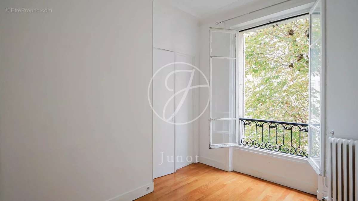 Appartement à PARIS-7E