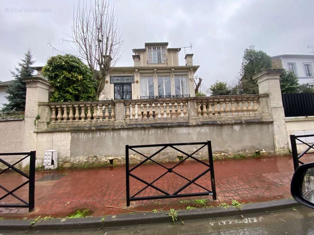 Maison à SAINT-MAUR-DES-FOSSES