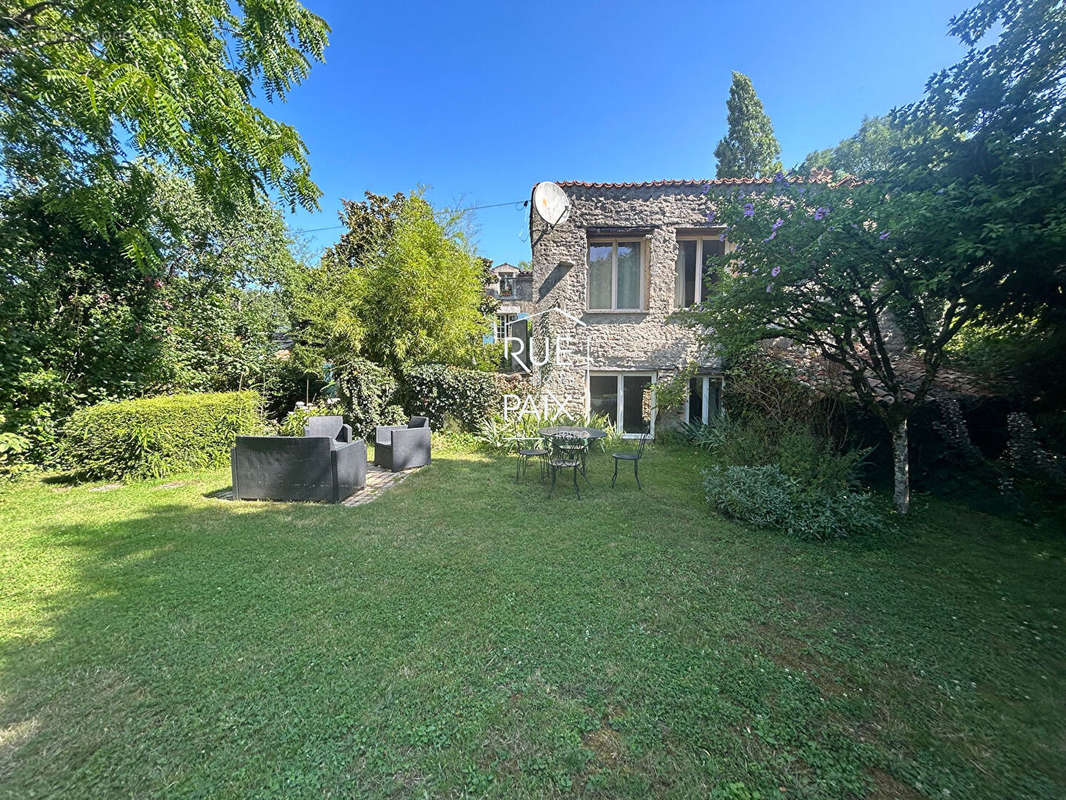 Maison à NANTEUIL