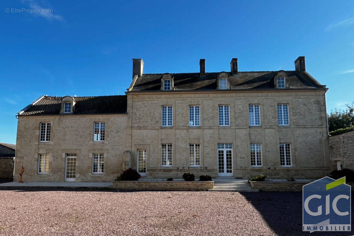 Maison à PUTOT-EN-BESSIN