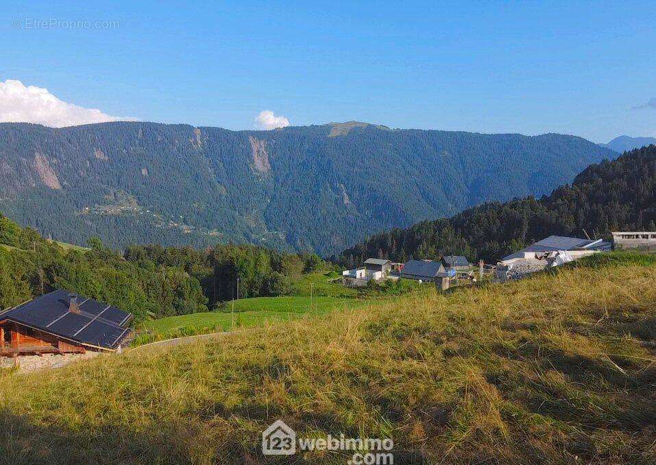 Un panorama unique avec vue Mont Blanc UN BIEN RARE A LA VENTE !!! - Terrain à UGINE