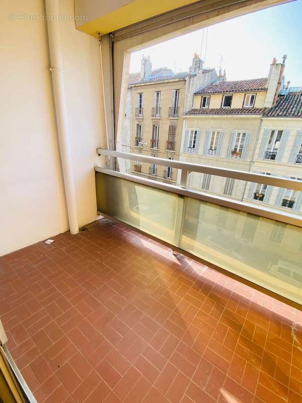 Appartement à MARSEILLE-5E