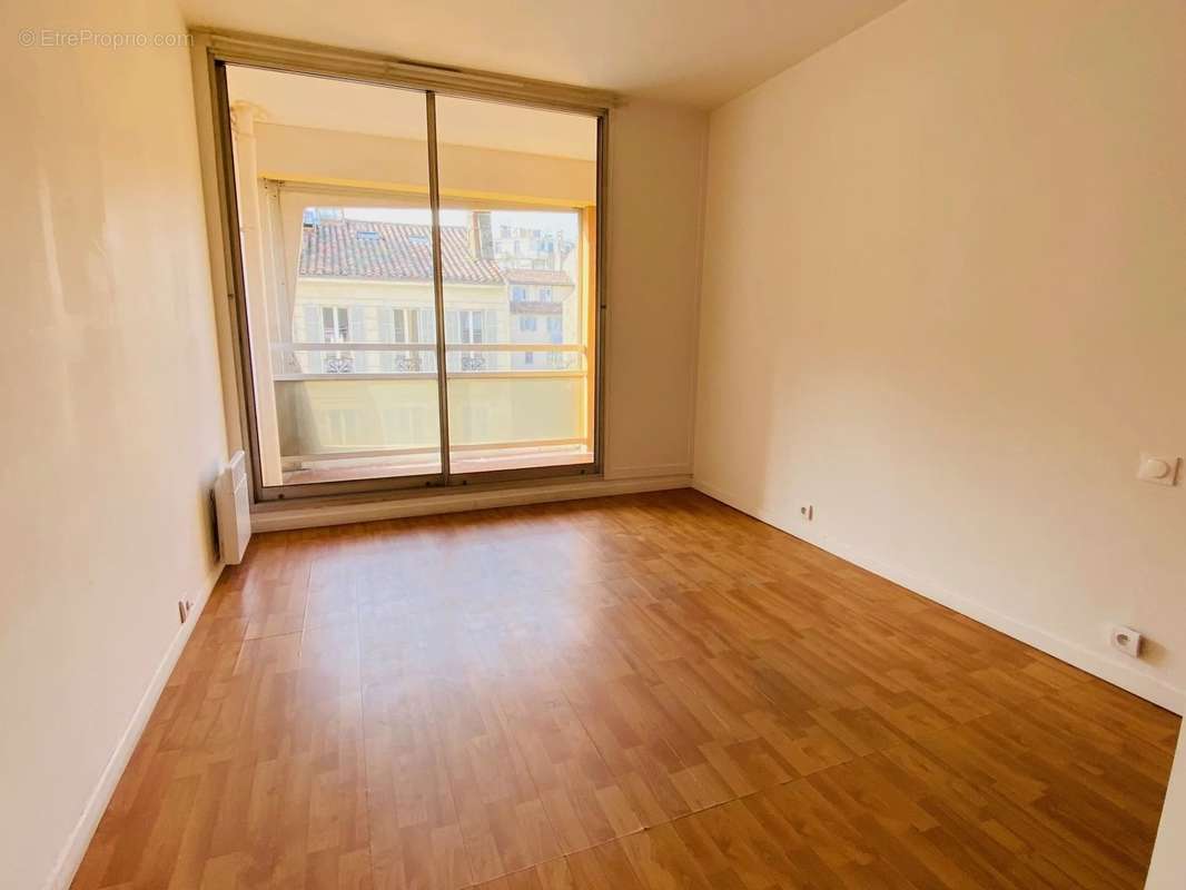 Appartement à MARSEILLE-5E