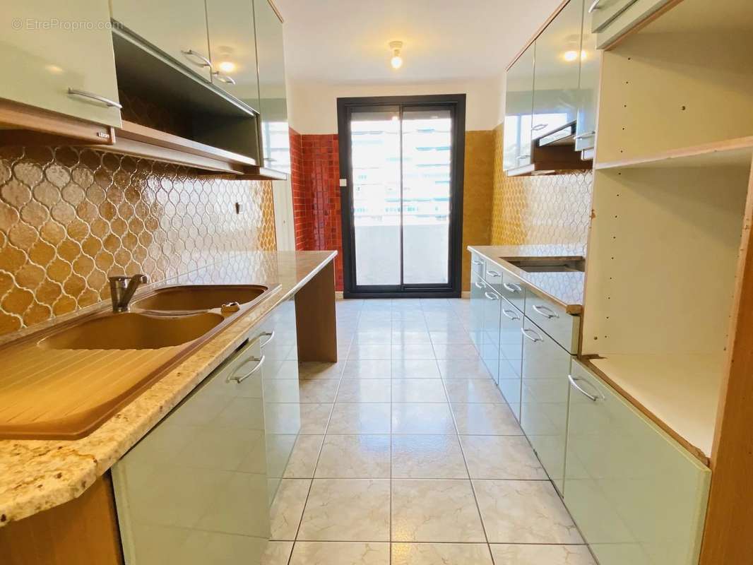 Appartement à MARSEILLE-9E