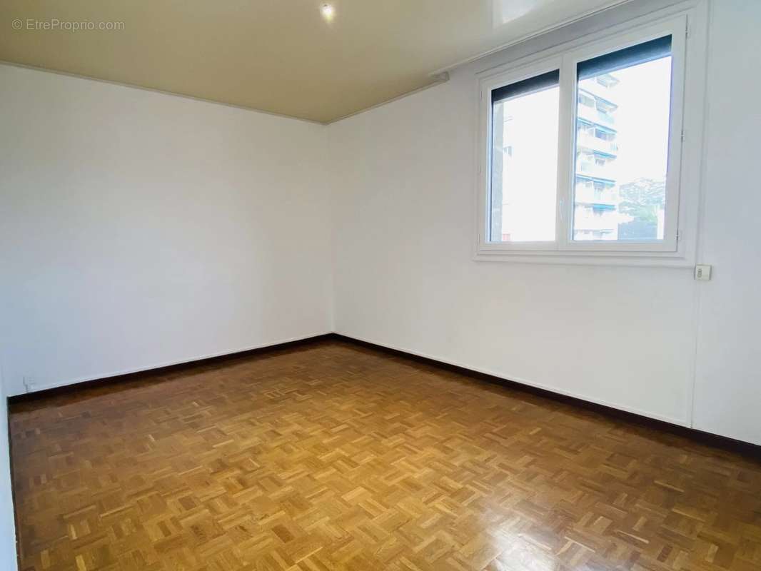 Appartement à MARSEILLE-9E