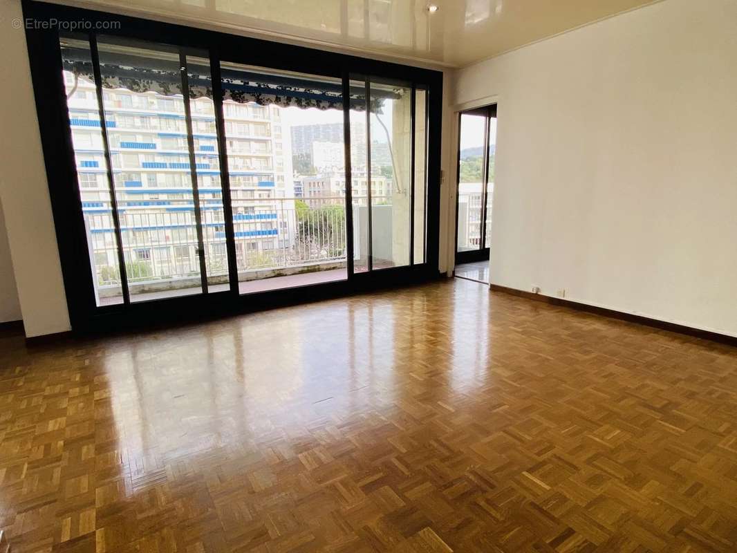 Appartement à MARSEILLE-9E