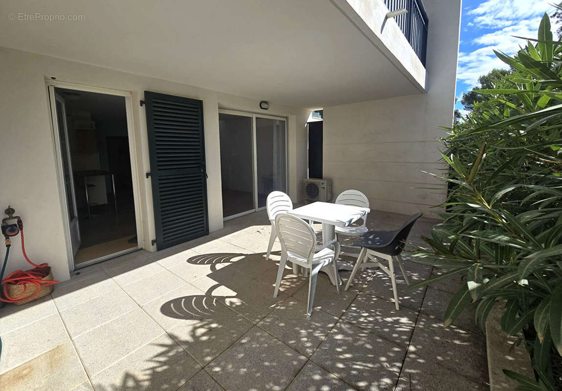 Appartement à CHATEAUNEUF-LE-ROUGE