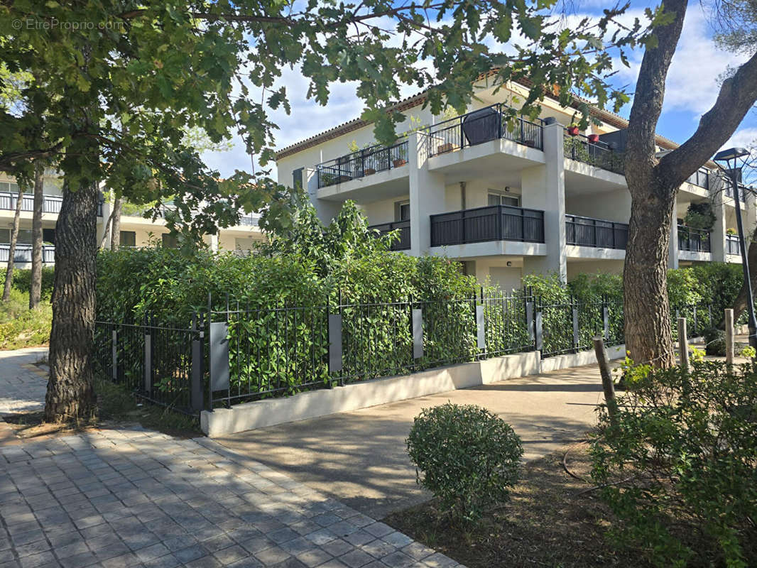 Appartement à CHATEAUNEUF-LE-ROUGE