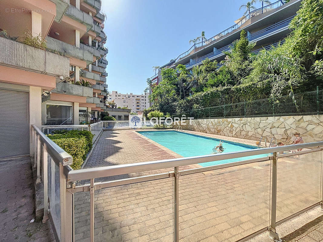 Appartement à ROQUEBRUNE-CAP-MARTIN