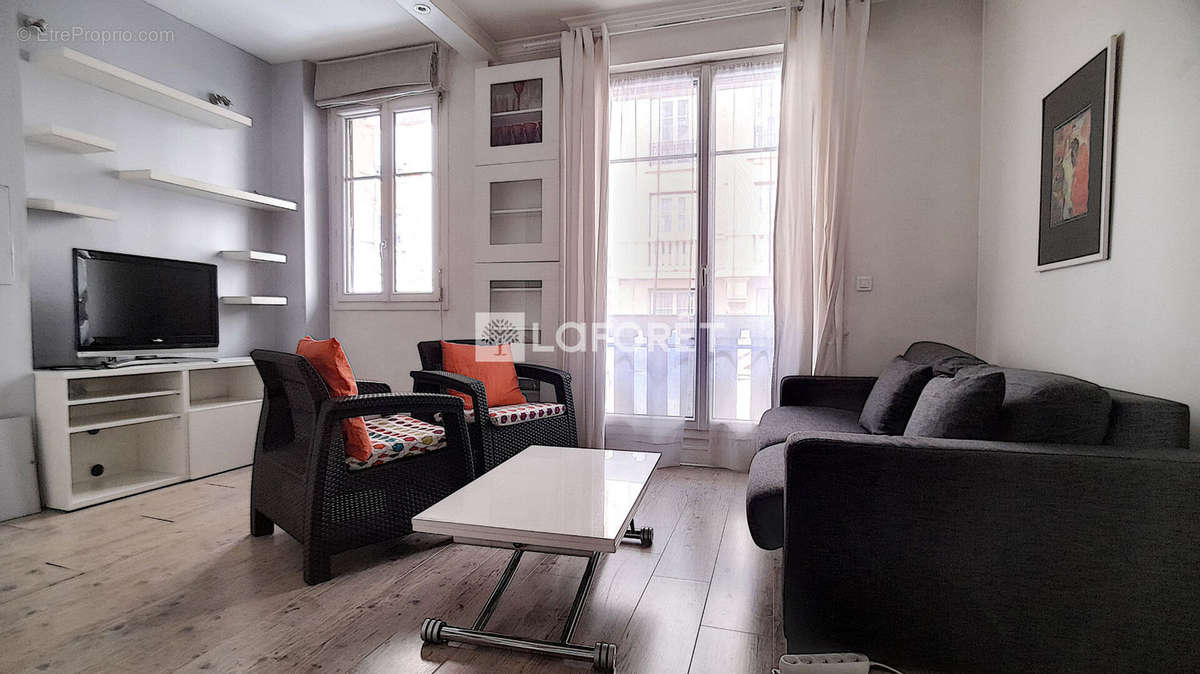 Appartement à PARIS-15E