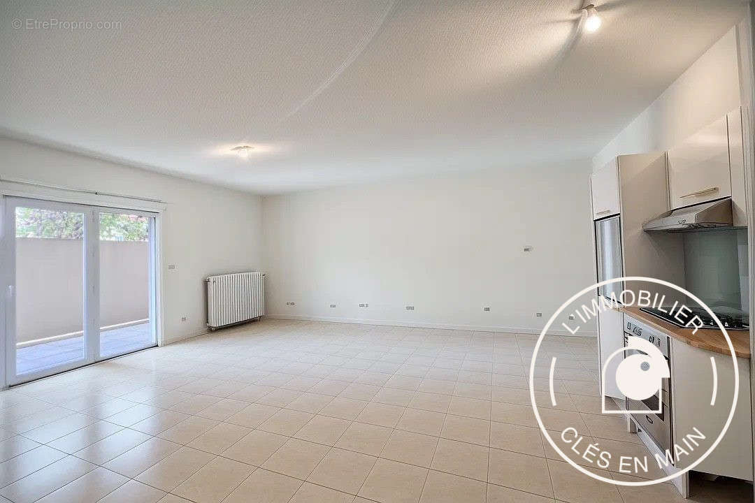 Appartement à PUGET-SUR-ARGENS