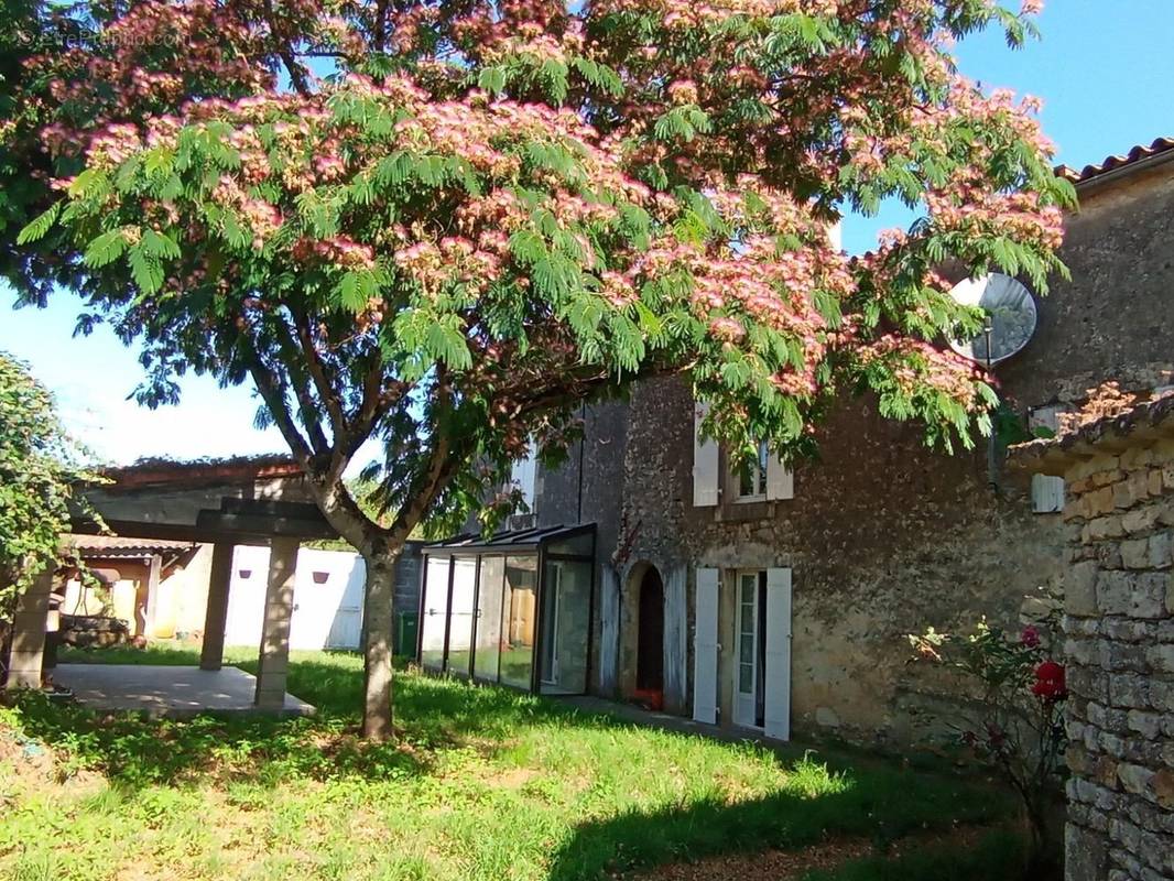 Maison à SAINT-POMPAIN