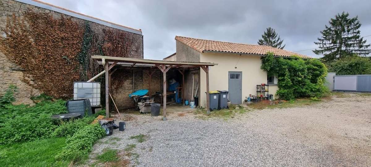 Maison à NANTEUIL