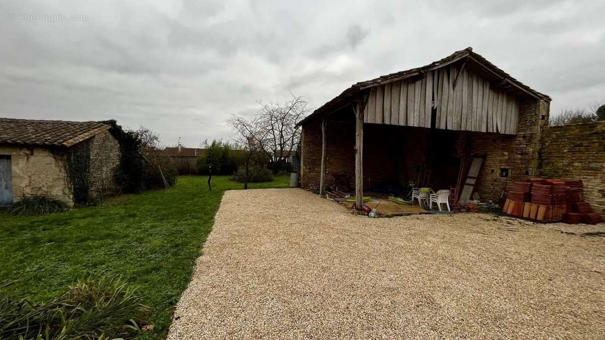 Maison à CELLES-SUR-BELLE