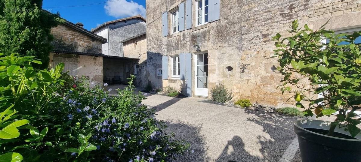 Maison à CELLES-SUR-BELLE