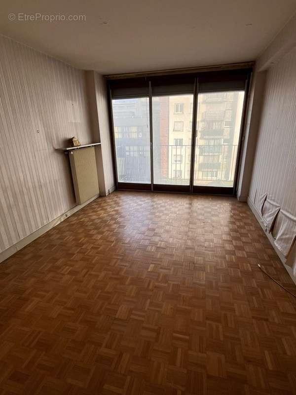 Appartement à PARIS-20E