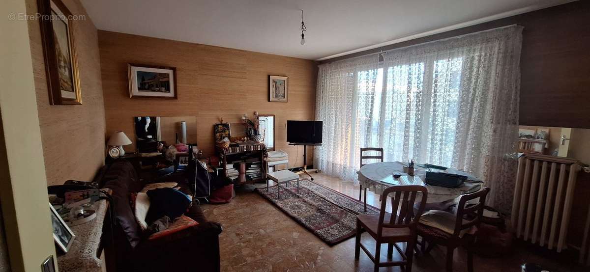 Appartement à PARIS-20E