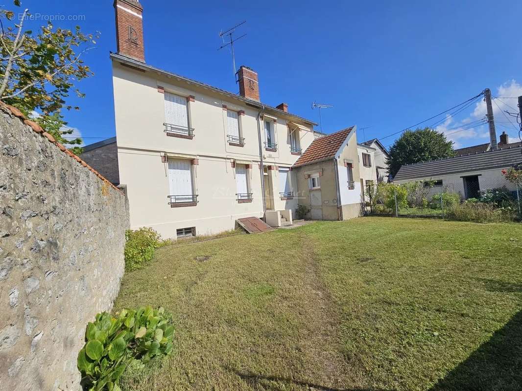 Appartement à CHALETTE-SUR-LOING