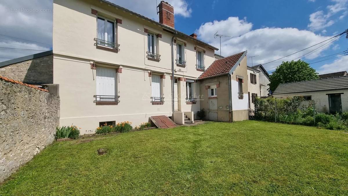 Appartement à CHALETTE-SUR-LOING