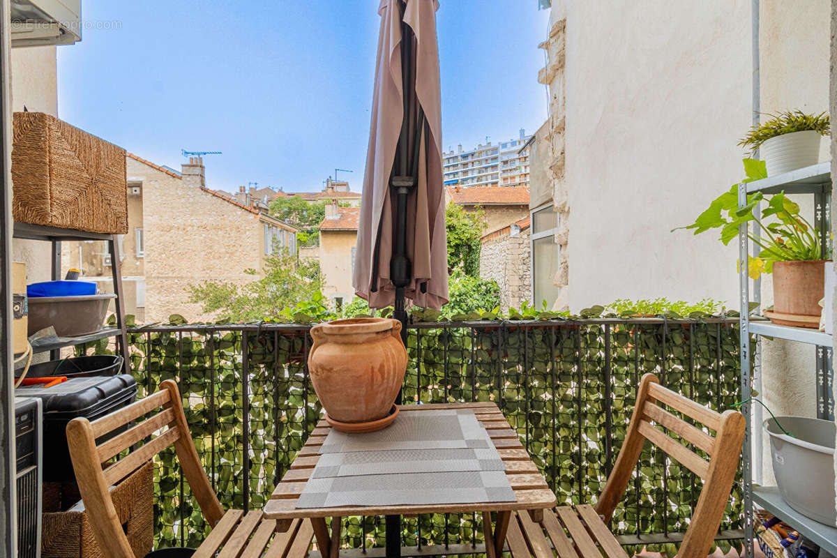 Appartement à MARSEILLE-4E