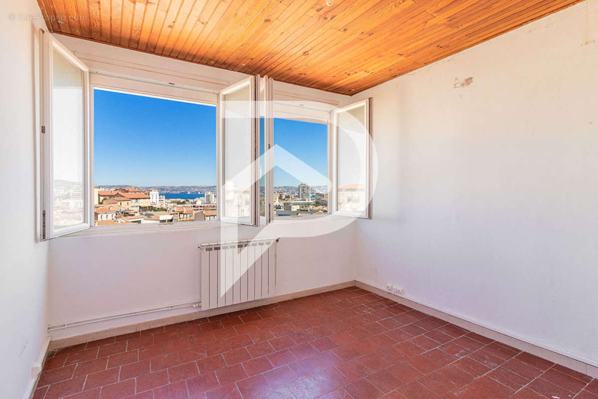 Appartement à MARSEILLE-7E