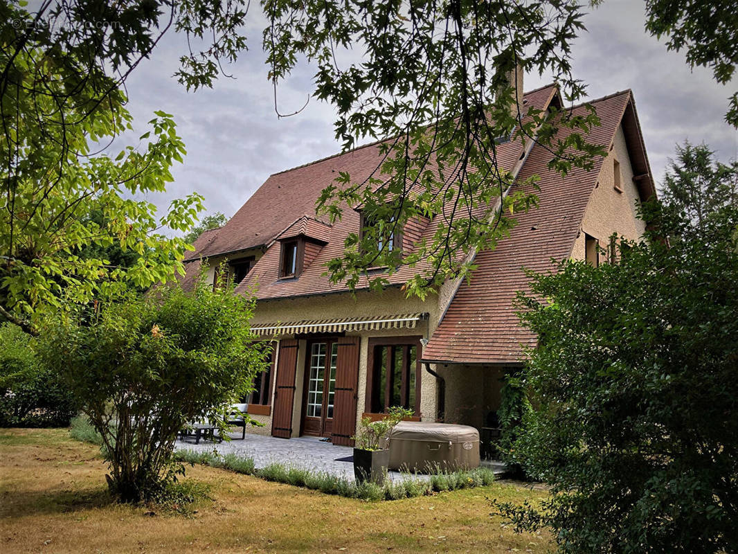 Maison à MAGNAC-LAVAL