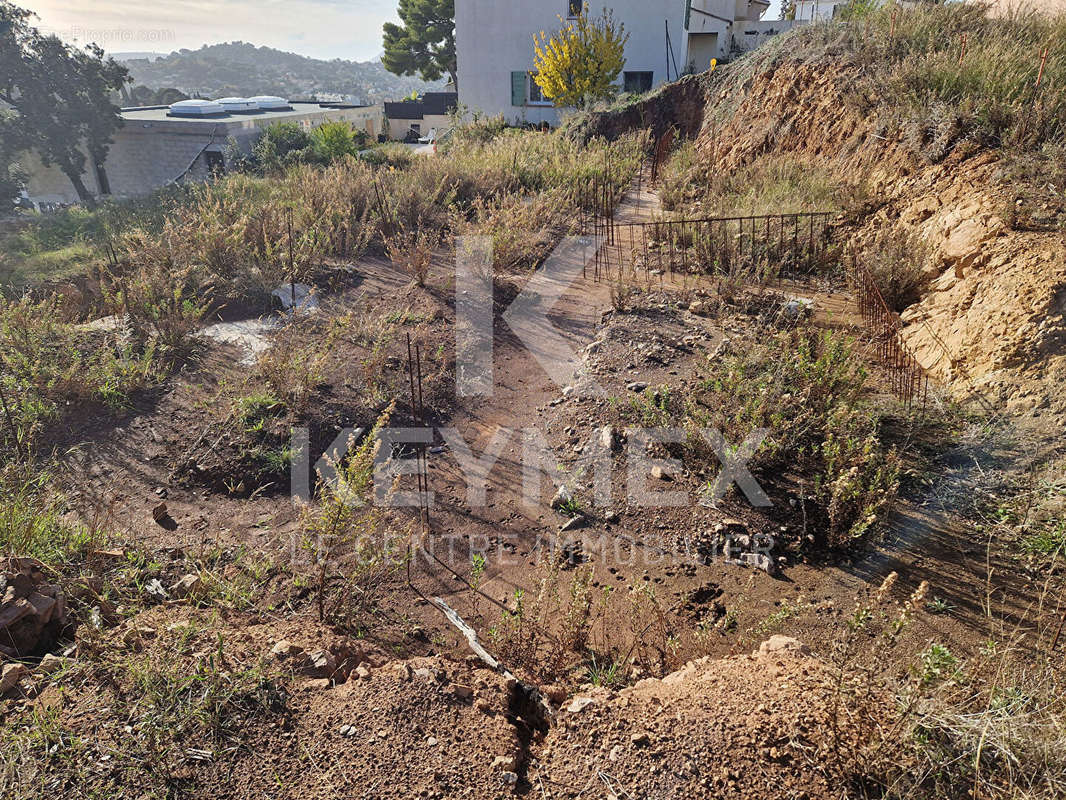 Terrain à LA GARDE