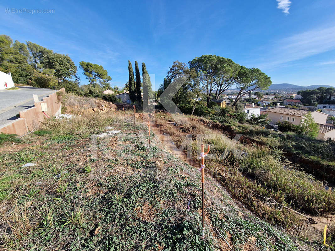 Terrain à LA GARDE