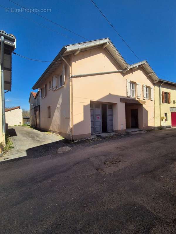 Appartement à PONT-DE-VEYLE