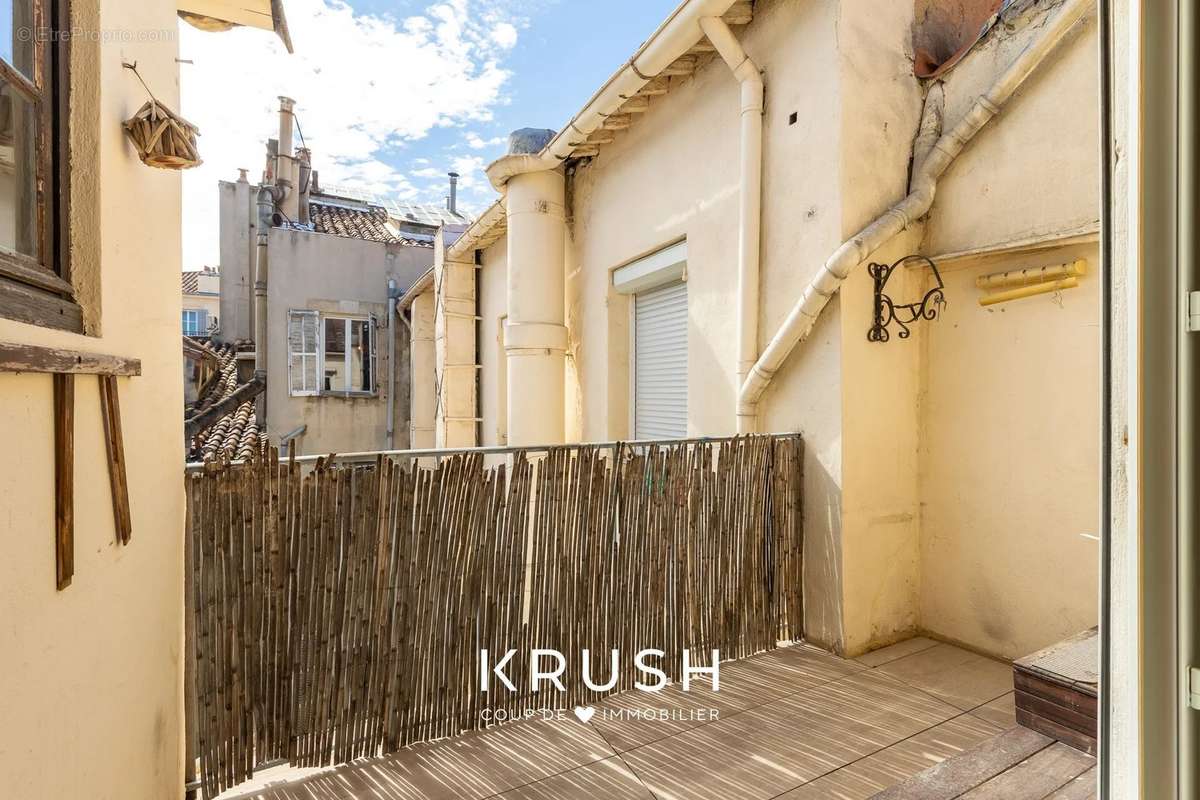 Appartement à MARSEILLE-1E