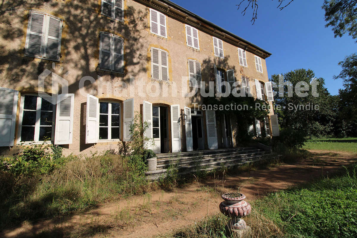 Maison à SAINT-CYR-DE-FAVIERES