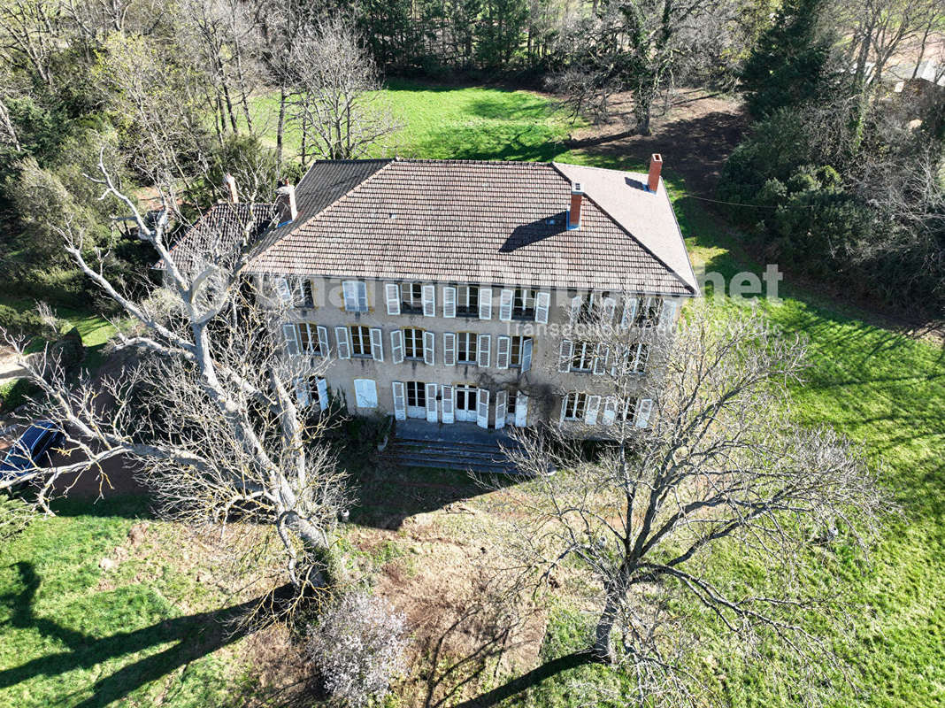 Maison à SAINT-CYR-DE-FAVIERES