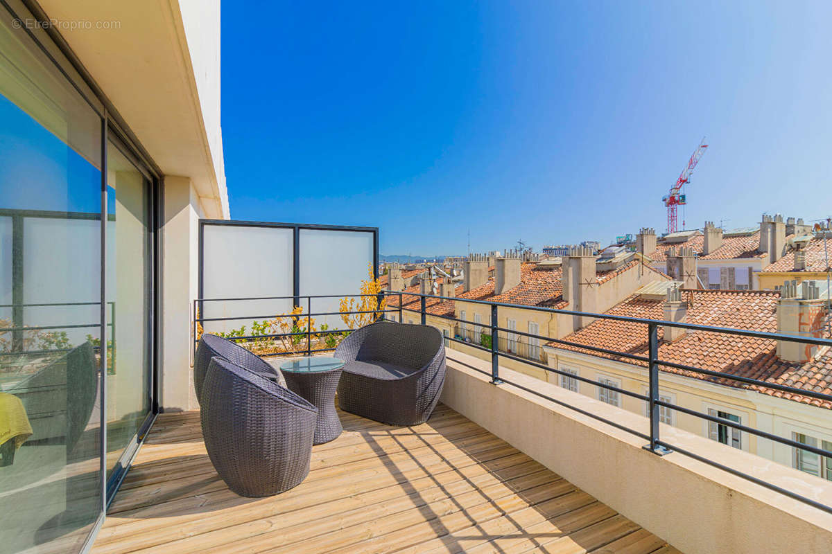 Appartement à MARSEILLE-2E