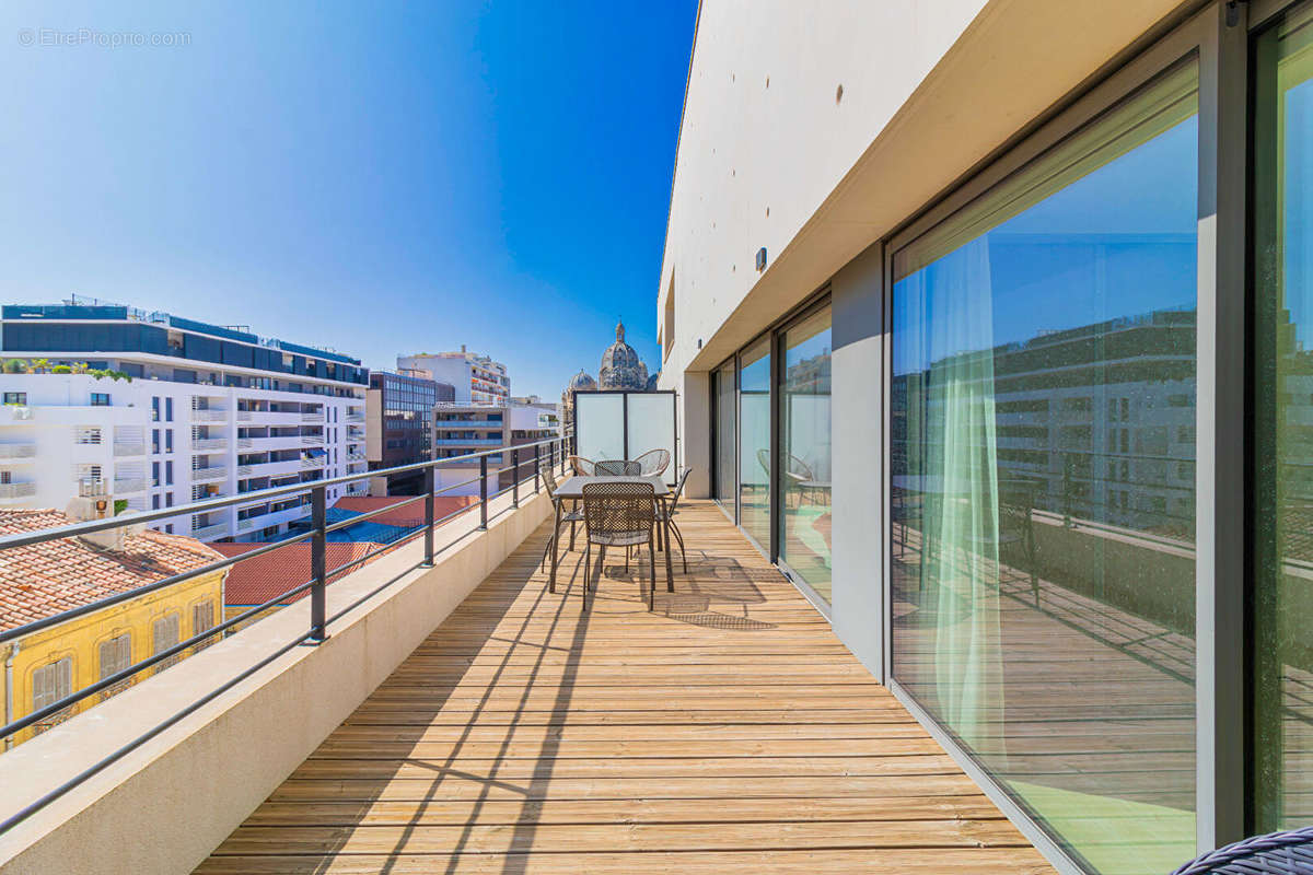 Appartement à MARSEILLE-2E