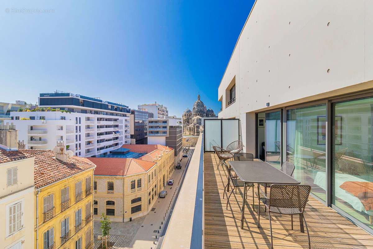 Appartement à MARSEILLE-2E