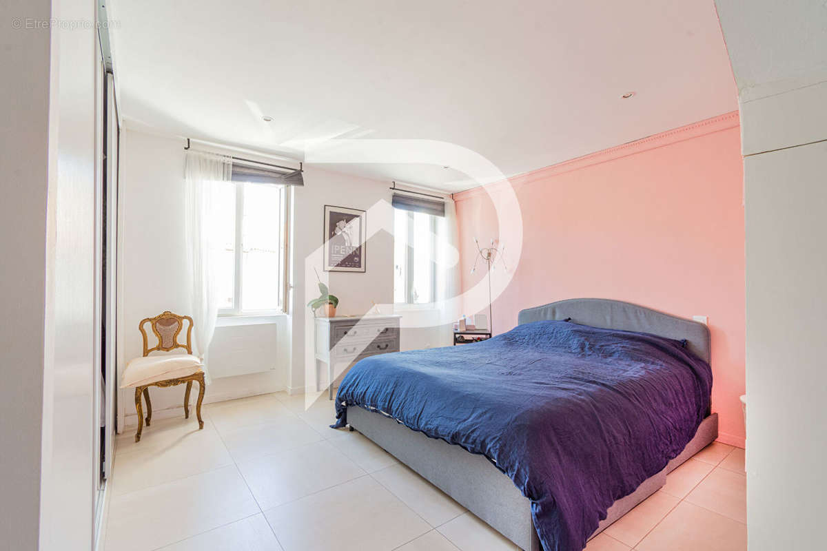 Appartement à MARSEILLE-7E