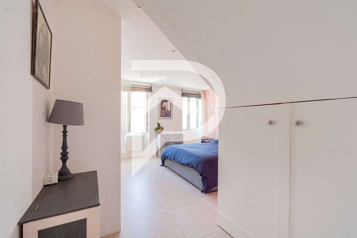 Appartement à MARSEILLE-7E