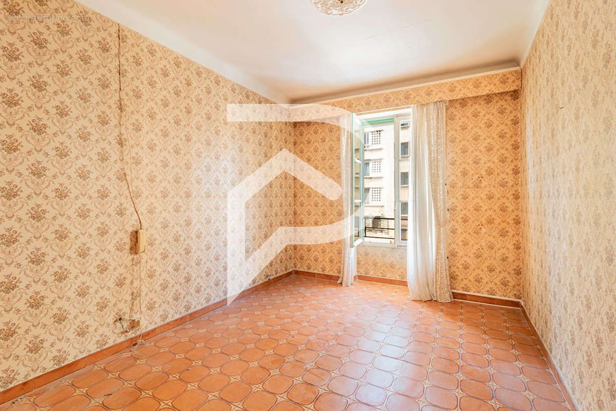 Appartement à MARSEILLE-2E